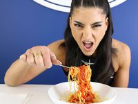 Cel mai rapid timp pentru a manca un bol de paste